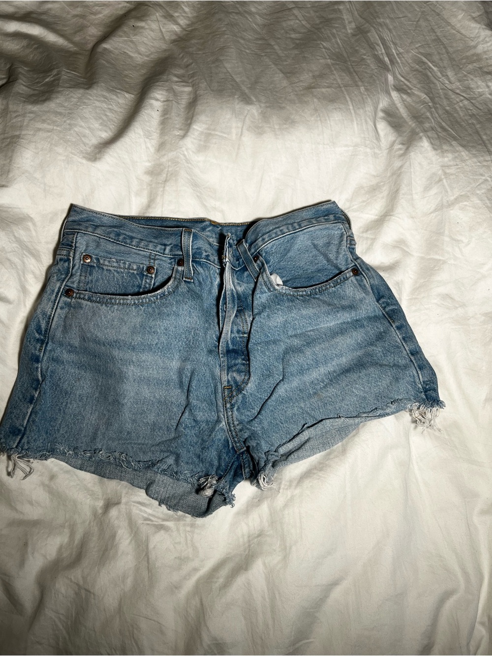 Classic 501 High-Waist Blue Levi Denim Shorts